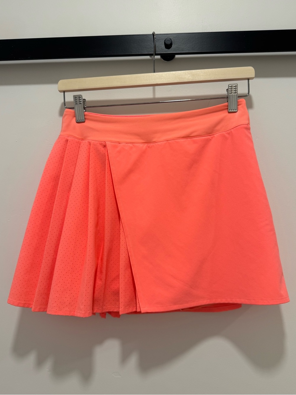 lululemon athletica | Asymmetrical Pleated Tennis Skirt | Size 4